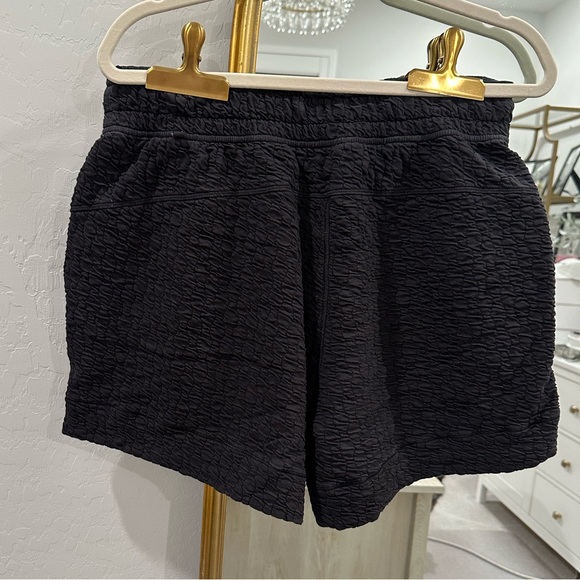 Lululemon Rippled Short 5” - Picture 2 of 3